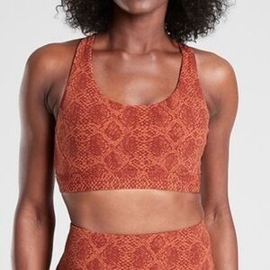 Athleta Ultimate Snake Sports Bra in Supersonic Rust Red Size Small